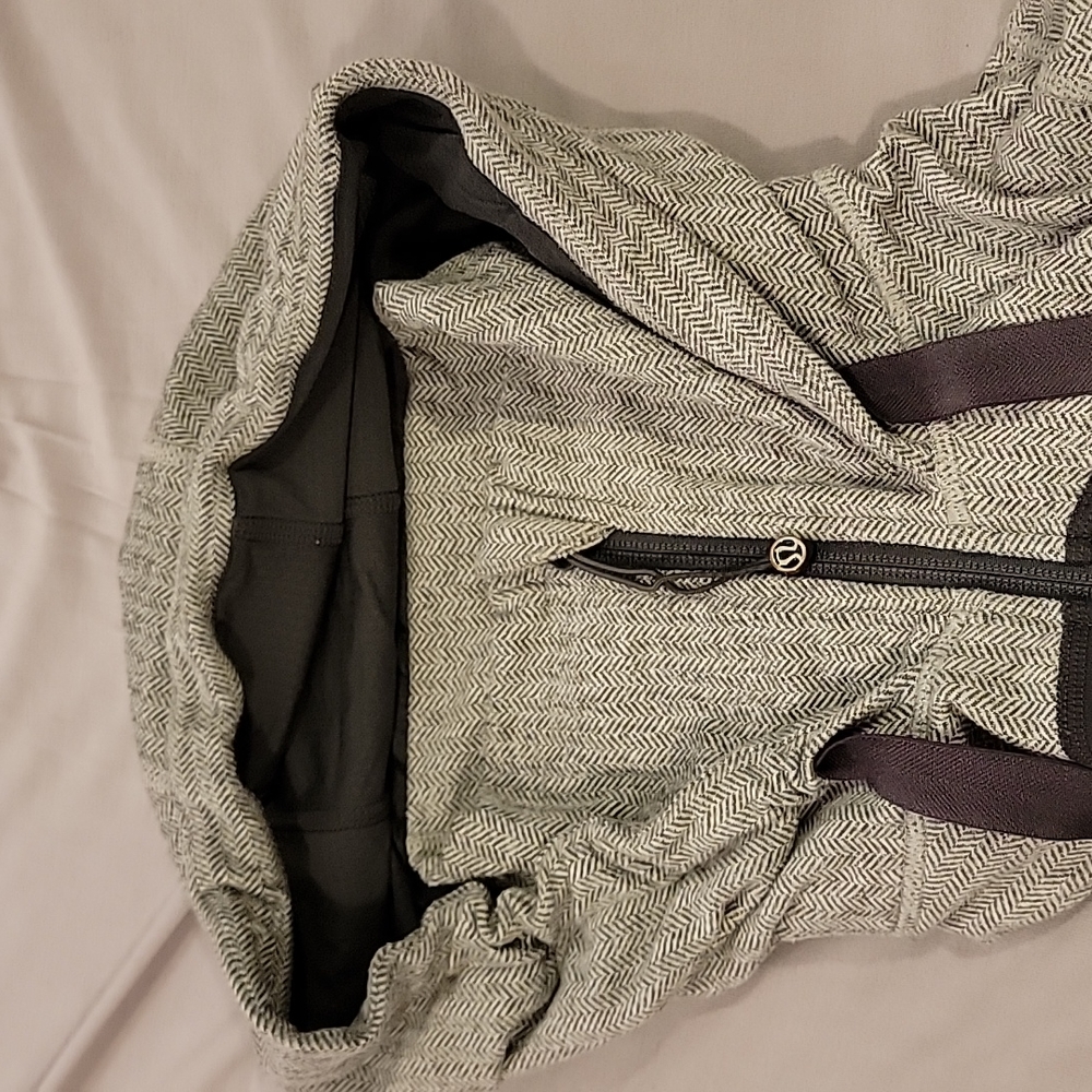 Lululemon sweater - Picture 3 of 4
